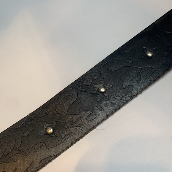 Studded leather belt - Picture 2 of 6